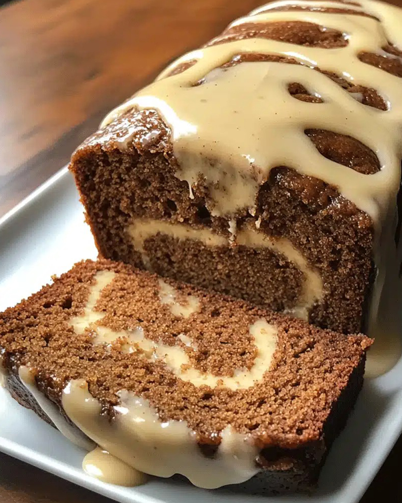gingerbread-cake-vanilla-glaze