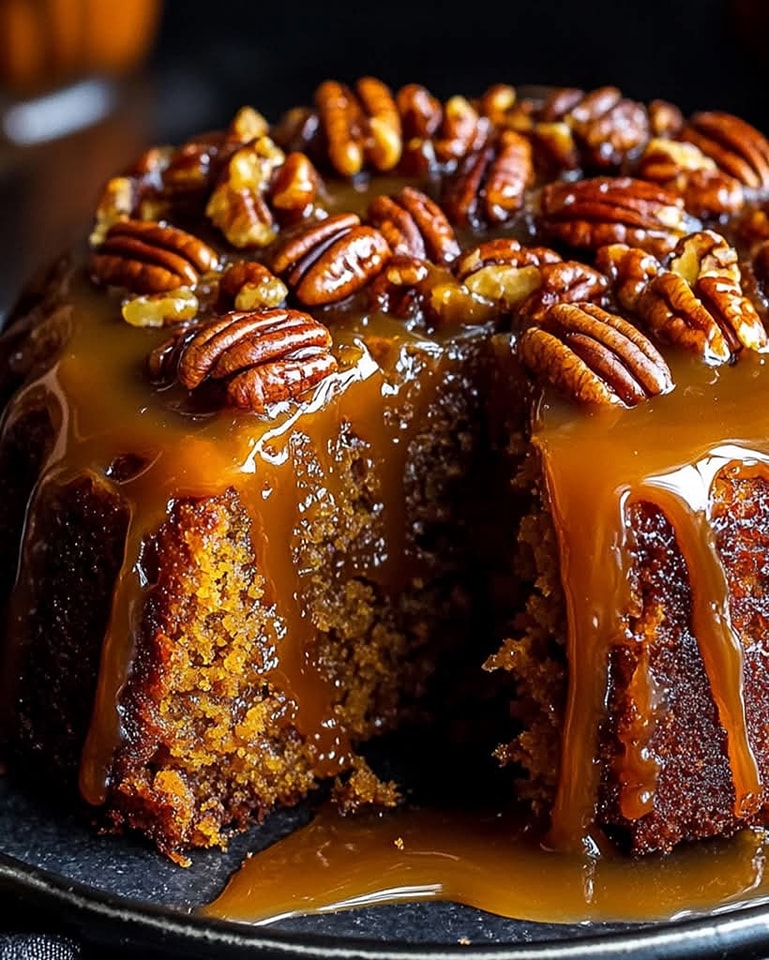 praline-upside-down-pumpkin-cake