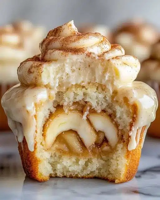apple-cinnamon-cheesecake-cupcakes