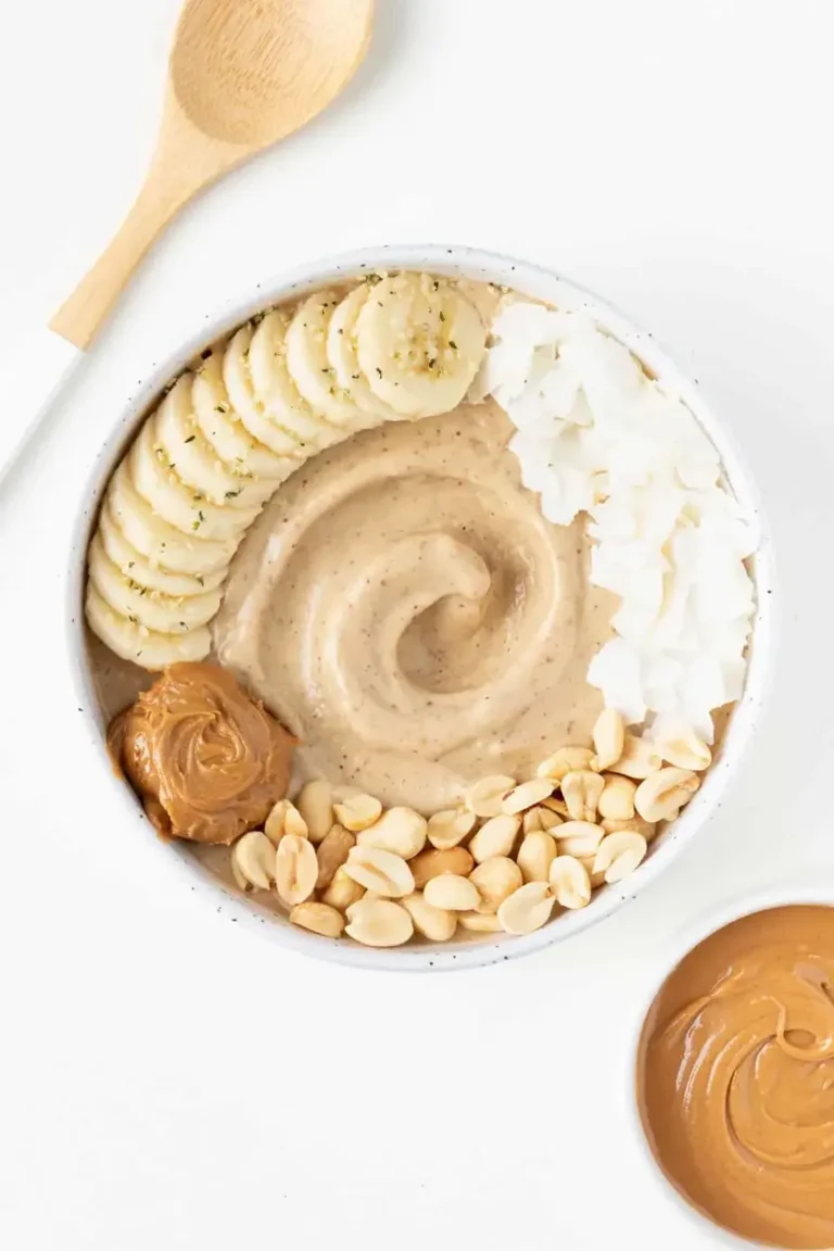 Peanut Butter Banana Smoothie Bowl