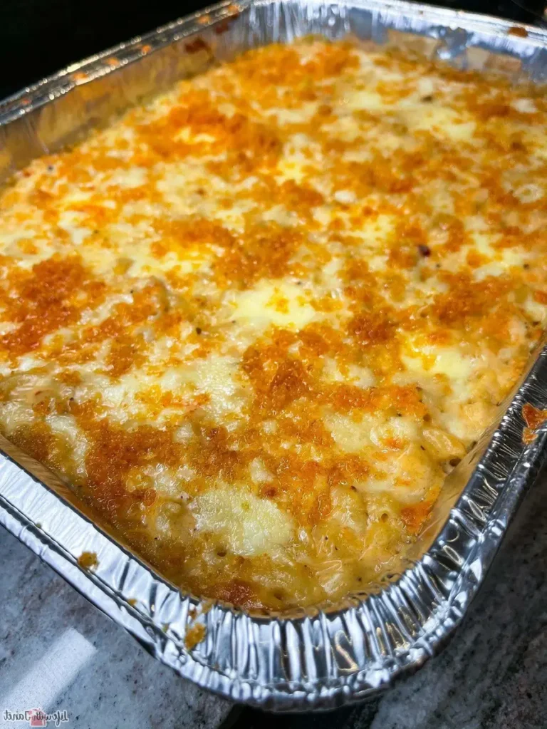 CREAMY BAKED MAC AND CHEESE